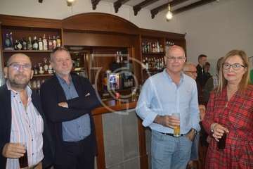 El Casino de Telde homenajea a 18 socios y al que fuera su conserje durante 40 años (Foto TA y TF)